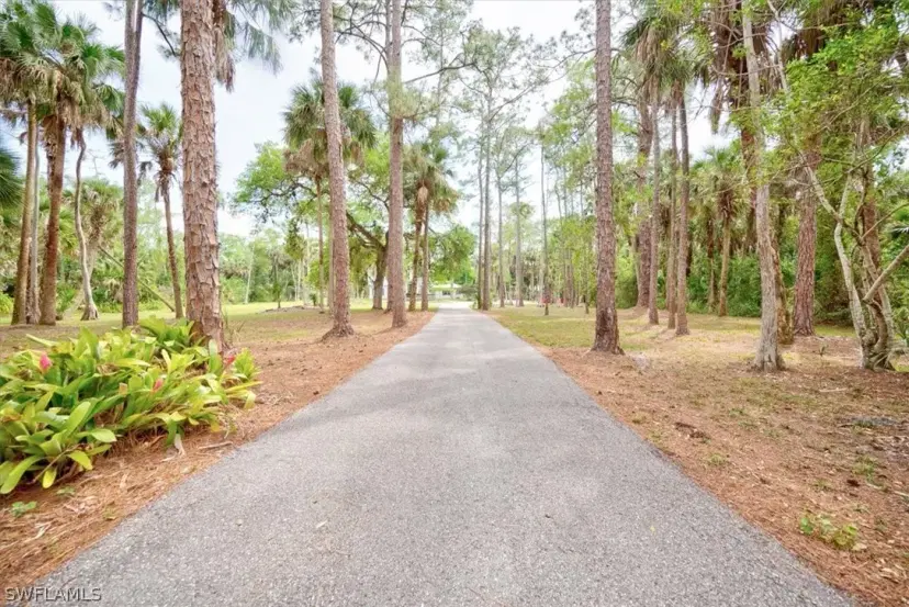 Picture of 560 14Th Ave Nw, Naples FL 34120