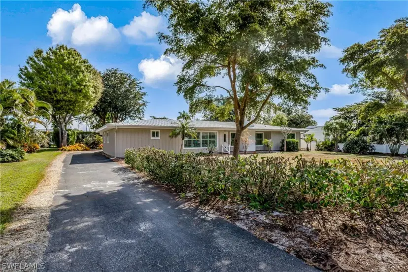 Picture of 640 Rudder Rd, Naples FL 34102