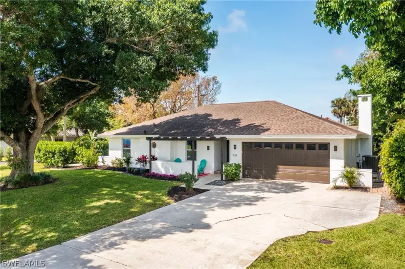 Picture of 237 Burning Tree Dr, Naples FL 34105
