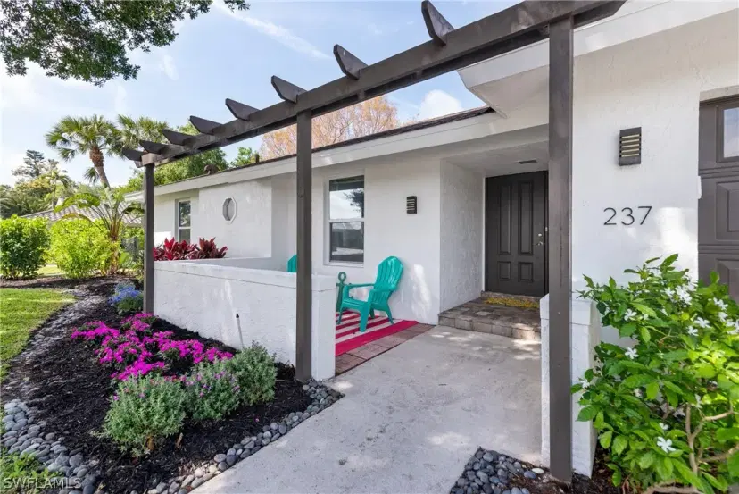 Picture of 237 Burning Tree Dr, Naples FL 34105