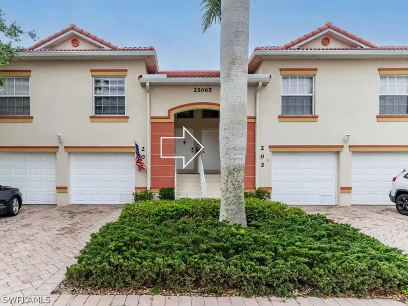 Picture of 25065 Peacock Ln 202, Naples FL 34114