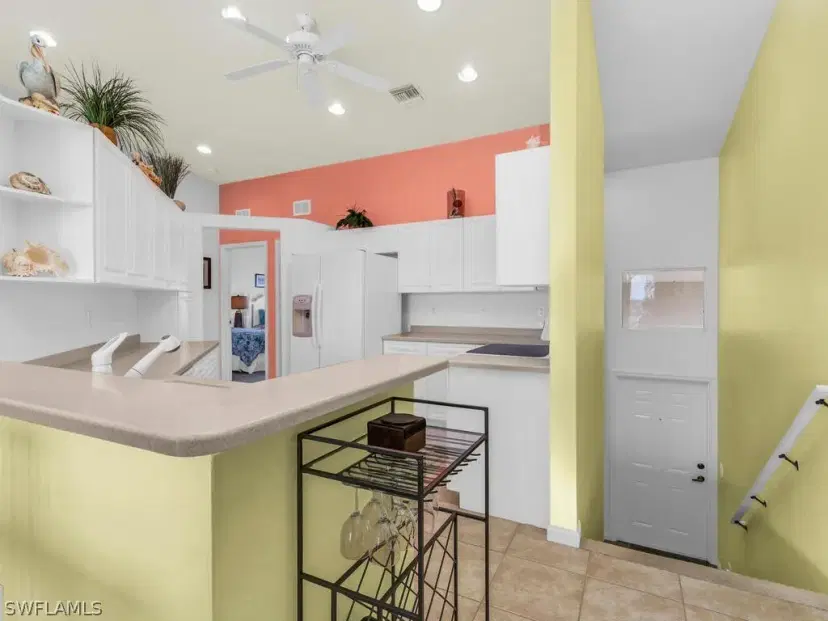 Picture of 25065 Peacock Ln 202, Naples FL 34114