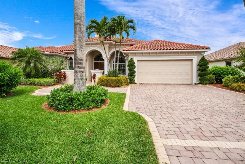 Picture of 1015 Tivoli Dr, Naples FL 34104