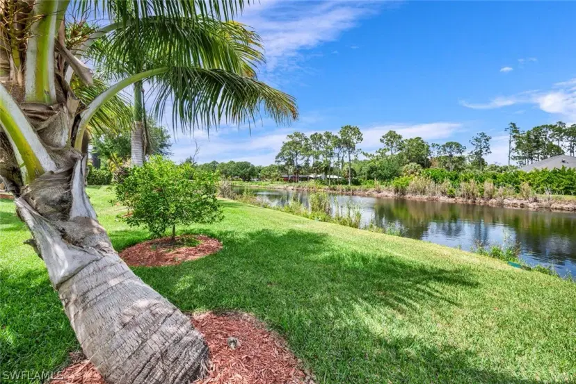 Picture of 1015 Tivoli Dr, Naples FL 34104