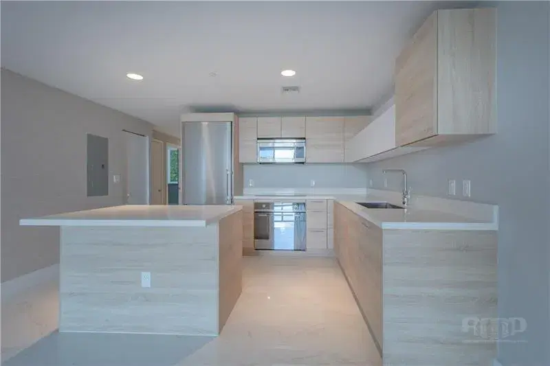 Picture of 16385 Biscayne Blvd 406, North Miami Beach FL 33160