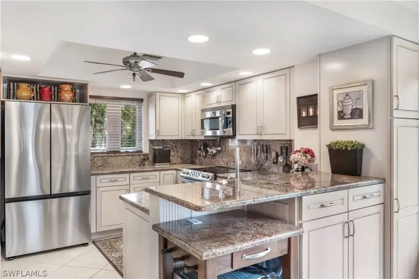 Picture of 1661 Spoonbill Ln B, Naples FL 34105