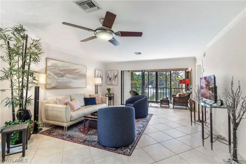 Picture of 1661 Spoonbill Ln B, Naples FL 34105