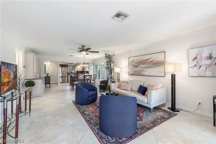 Picture of 1661 Spoonbill Ln B, Naples FL 34105