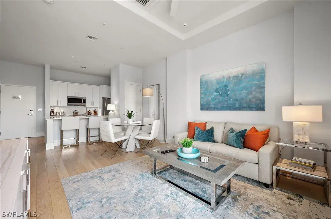 Picture of 101 8Th St S 206, Naples, FL 34102