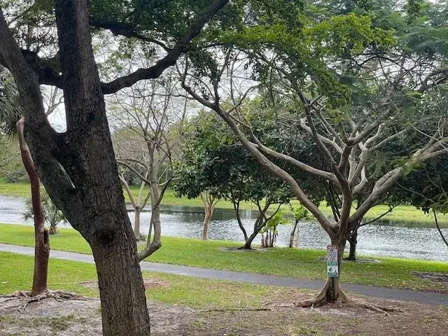 Picture of 2208 S Cypress Bend Dr 202, Pompano Beach, FL 33069