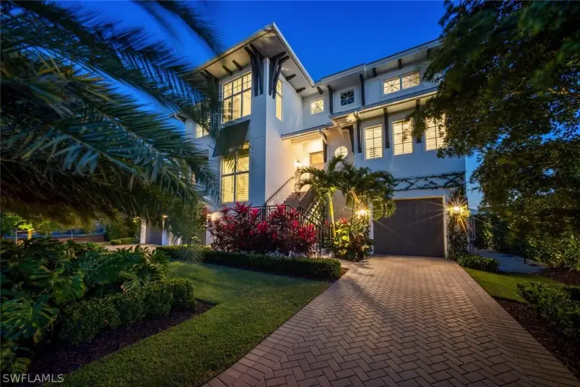 Picture of 360 Heron Ave, Naples FL 34108