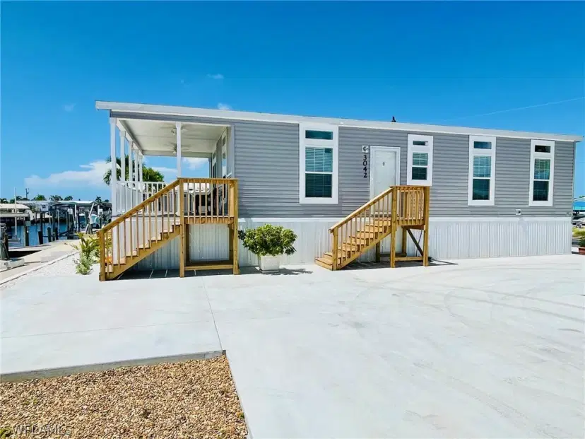 Picture of 3042 Bowsprit Ln, St. James City FL 33956
