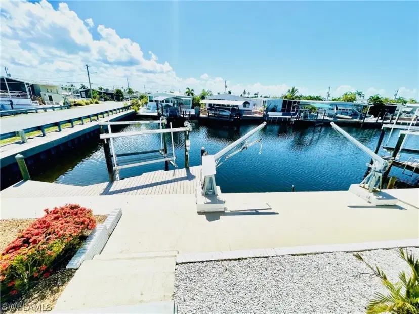Picture of 3042 Bowsprit Ln, St. James City FL 33956