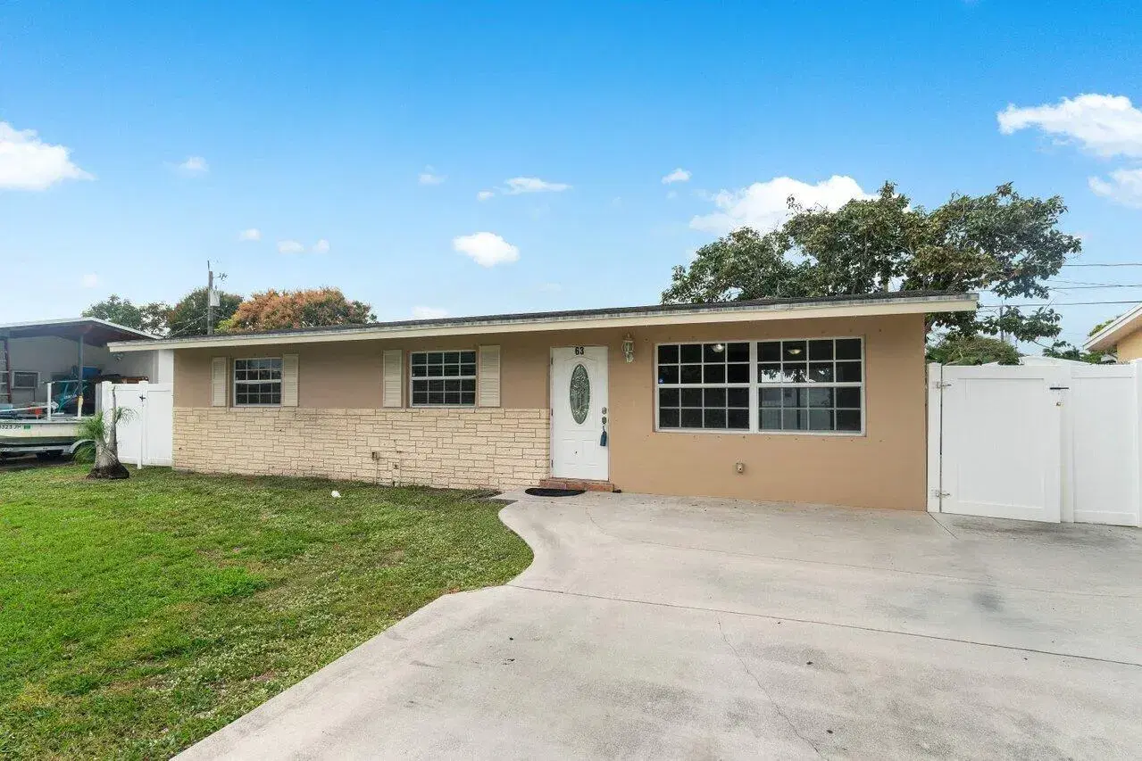 Picture of 63 Andros Road, Palm Springs, FL 33461