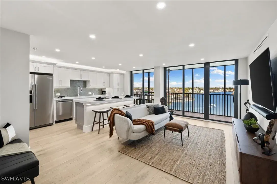 Picture of 10420 Gulf Shore Dr 152, Naples, FL 34108