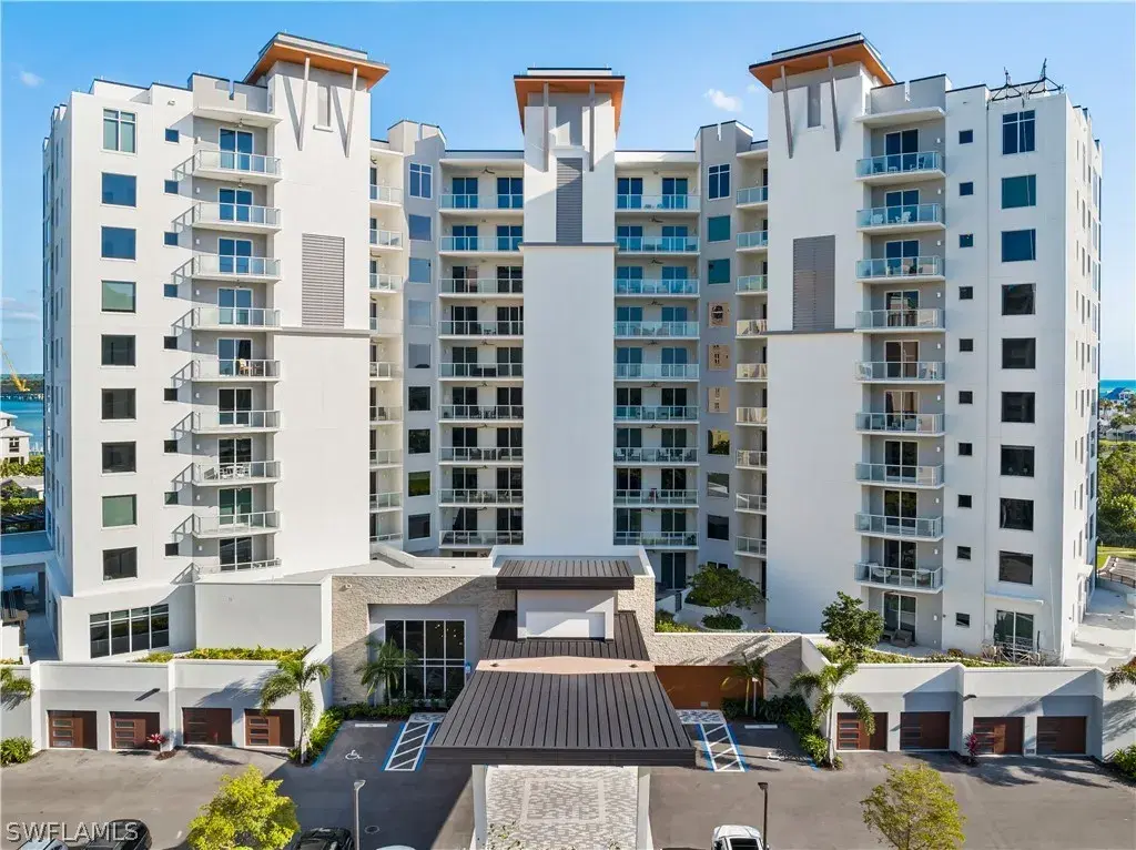 Picture of 4142 Bay Beach Ln 206, Fort Myers Beach, FL 33931