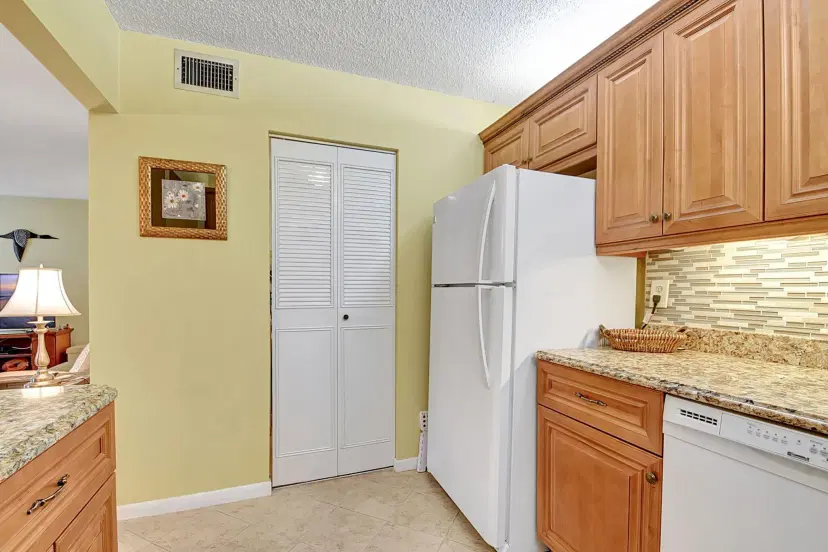 Picture of 409 Pine Glen Lane C-1, Greenacres FL 33463