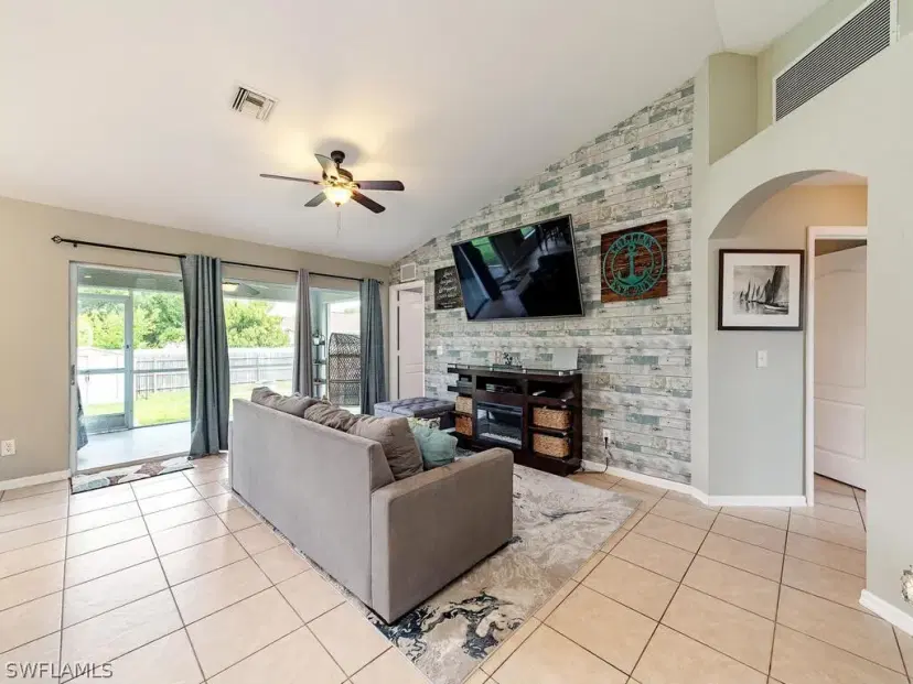 Picture of 6010 Dora Ave N, Lehigh Acres FL 33971