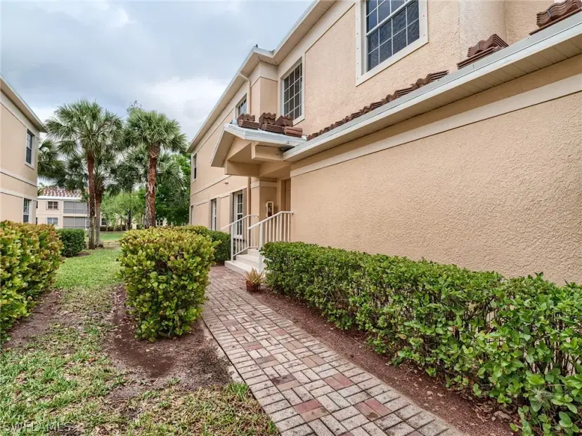 Picture of 6081 Jonathans Bay Cir 102, Fort Myers FL 33908