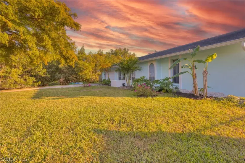 Picture of 121 Dow Ln, North Fort Myers FL 33917