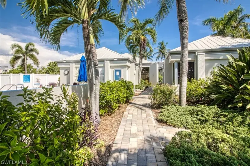 Picture of 200 Periwinkle Way 215, Sanibel FL 33957