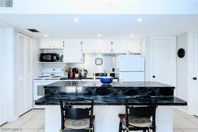 Picture of 256 Palm Dr 50-1, Naples FL 34112
