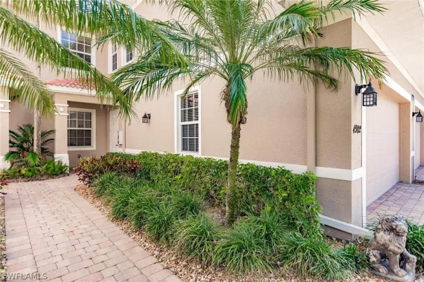 Picture of 7832 Hawthorne Dr 1902, Naples FL 34113