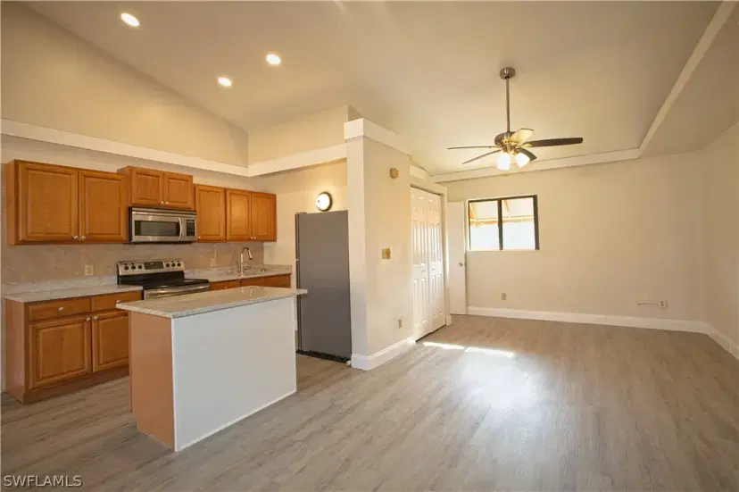Picture of 826 Wiggins Pass Rd 310, Naples FL 34110