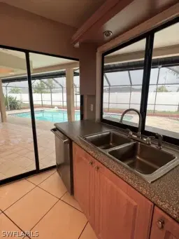Picture of 1115 SE 30Th Ter, Cape Coral, FL 33904