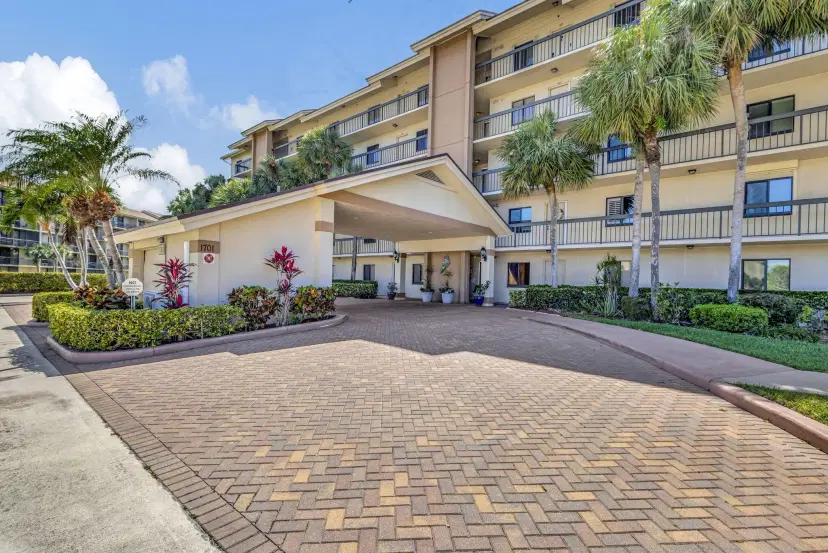 Picture of 1701 Marina Isle Way 404, Jupiter FL 33477