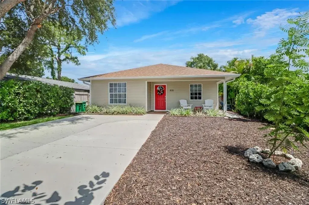 Picture of 835 94Th Ave N, Naples, FL 34108