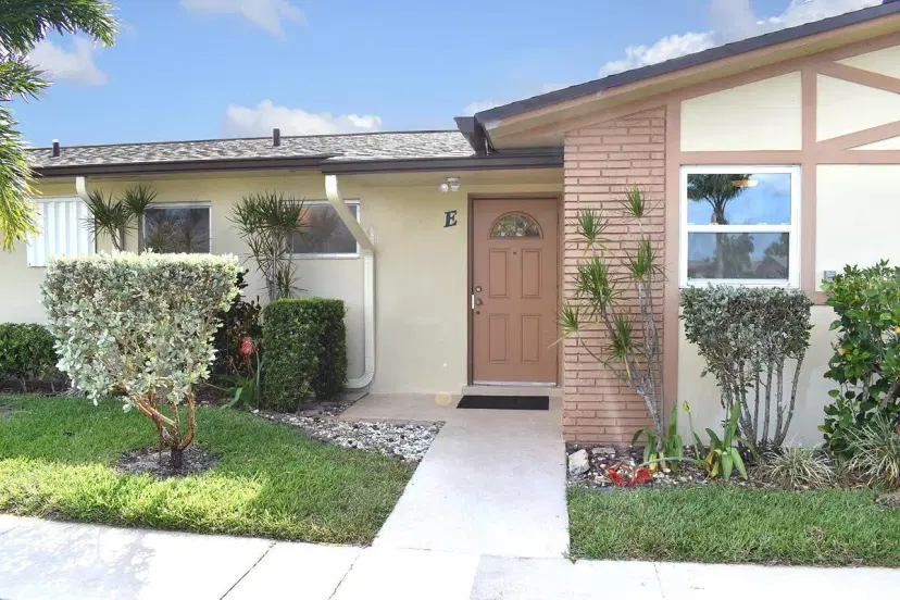 Picture of 2842 Crosley Drive W E, West Palm Beach FL 33415