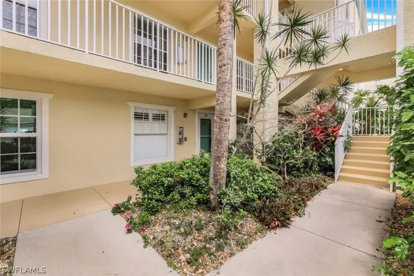 Picture of 15505 Cedarwood Ln 204, Naples FL 34110