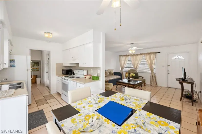 Picture of 1194 Hilltop Dr, Naples FL 34103