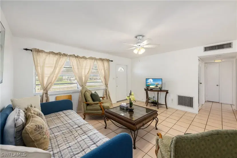 Picture of 1194 Hilltop Dr, Naples FL 34103