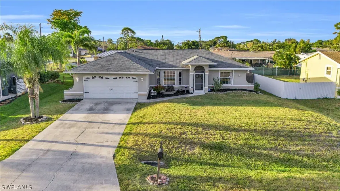 Picture of 8417 Bamboo Rd, Fort Myers, FL 33967