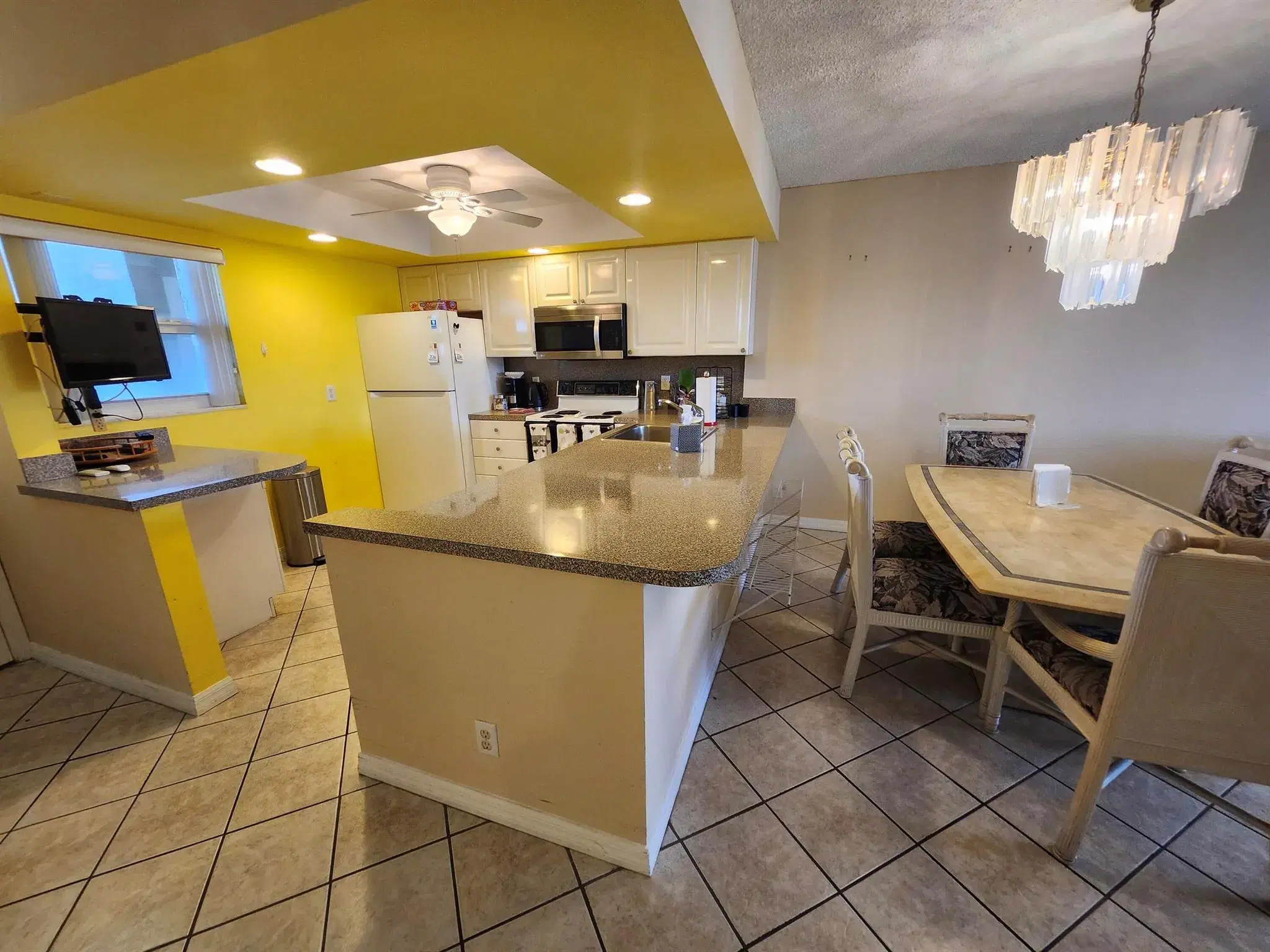 Picture of 2600 NE 1St Lane 302, Boynton Beach, FL 33435