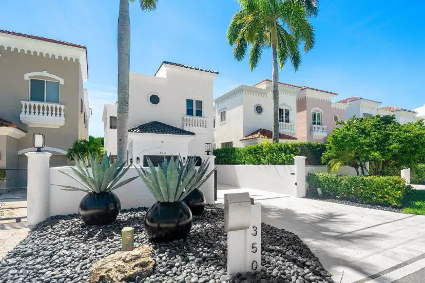 Picture of 350 E Royal Palm Road, Boca Raton FL 33432