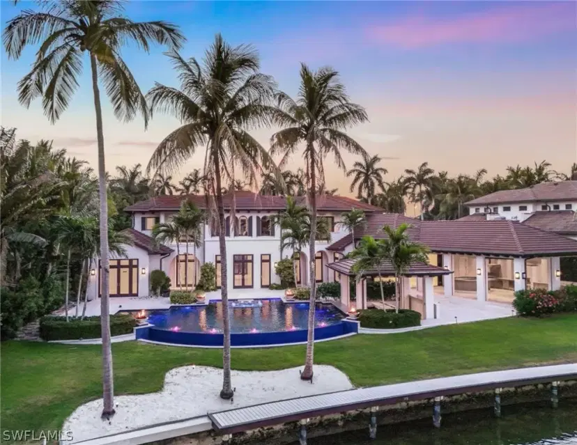 Picture of 970 Aqua Cir, Naples FL 34102