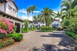 Picture of 970 Aqua Cir, Naples, FL 34102