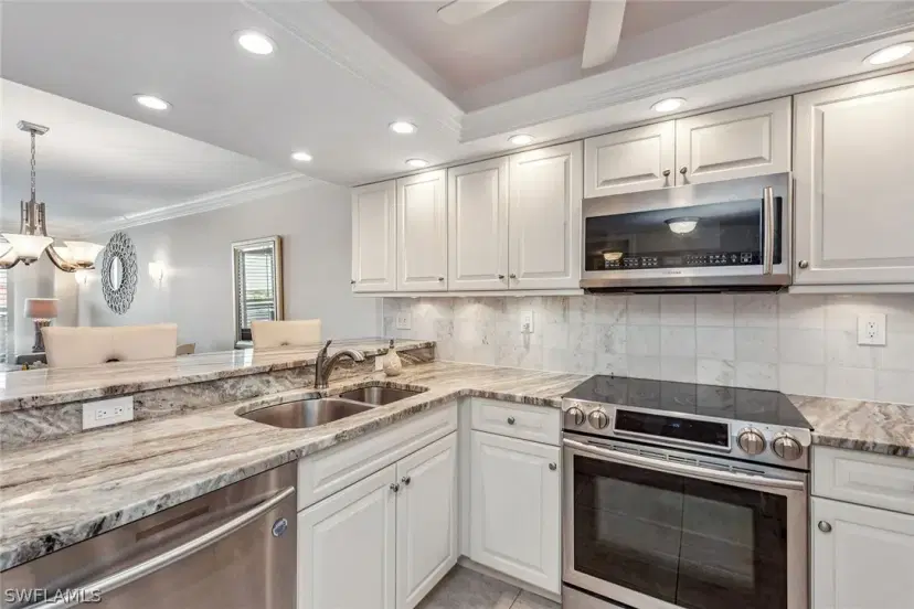Picture of 693 Seaview Ct Ph3, Marco Island FL 34145