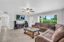 Picture of 883 Coconut Cir E, Naples, FL 34104