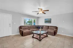 Picture of 883 Coconut Cir E, Naples, FL 34104
