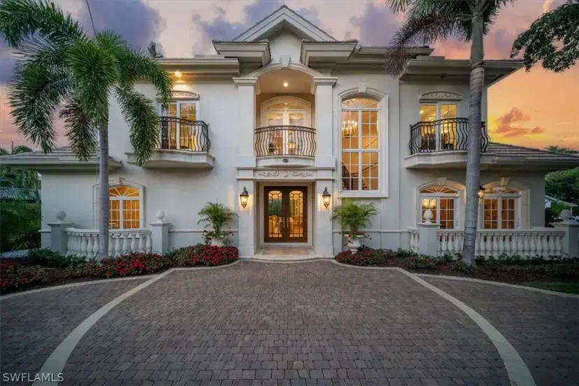 Picture of 33 3Rd St S, Naples FL 34102