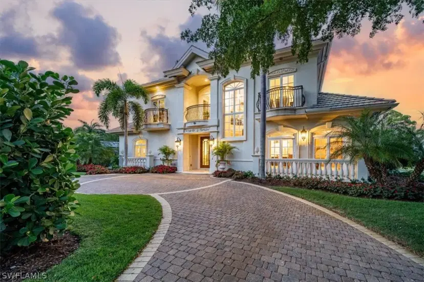 Picture of 33 3Rd St S, Naples FL 34102