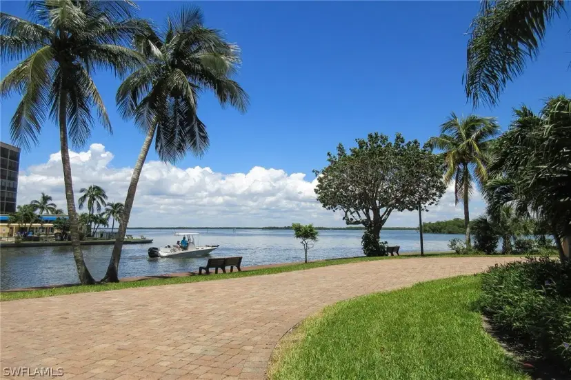 Picture of 4265 Bay Beach Ln 524, Fort Myers Beach FL 33931
