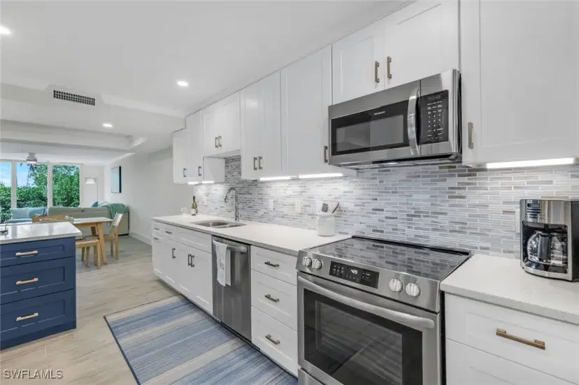 Picture of 200 Periwinkle Way 114, Sanibel FL 33957