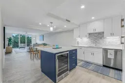 Picture of 200 Periwinkle Way 114, Sanibel, FL 33957