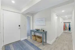 Picture of 200 Periwinkle Way 114, Sanibel, FL 33957