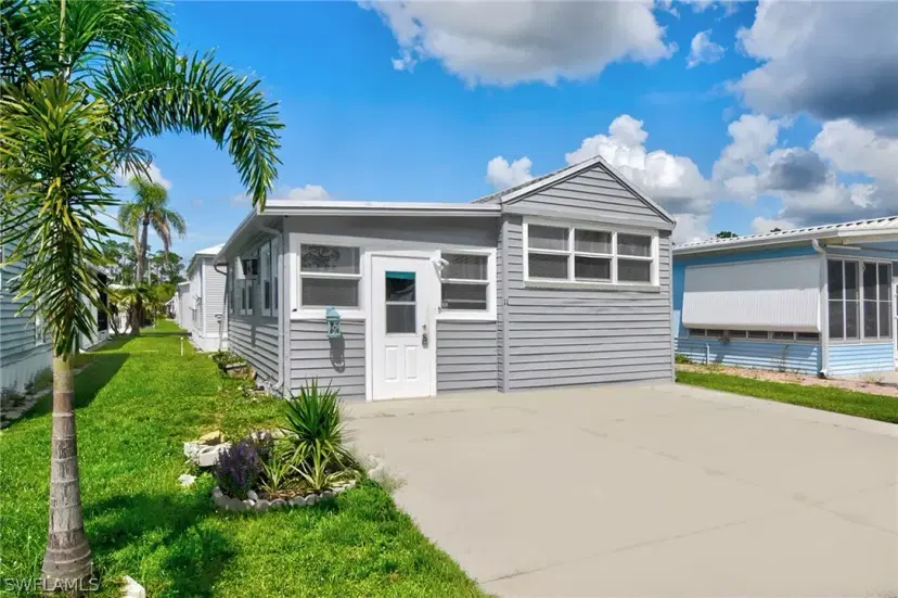 Picture of 11 Fountain View Blvd, North Fort Myers FL 33903